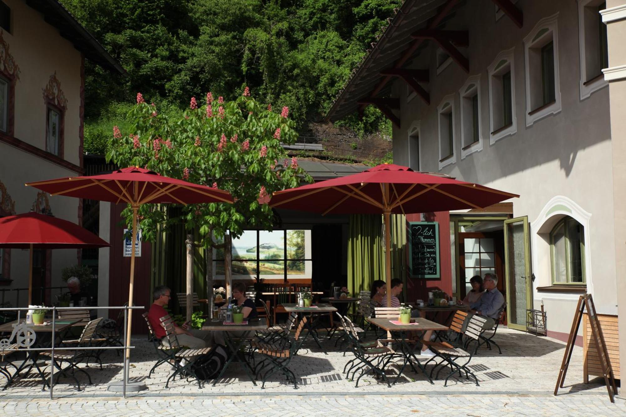 Hotel Hofwirt 新博伊恩 外观 照片